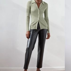 Aritzia Ribbed button up shirt